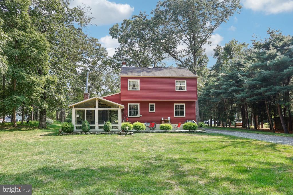 40 HOLLY PARK DRIVE
