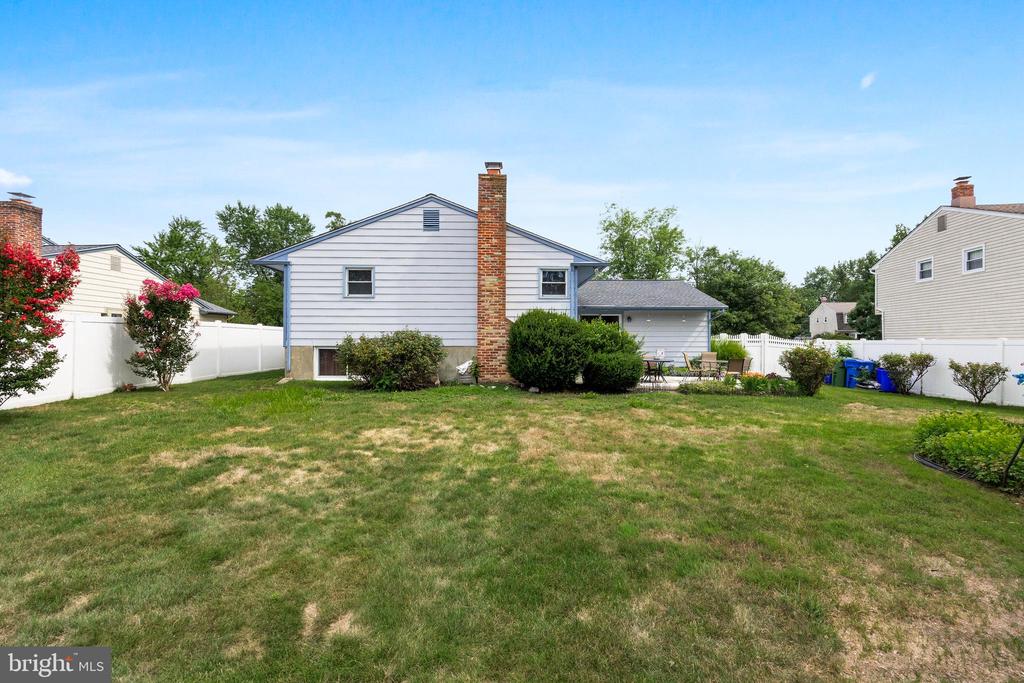 17 Elmgate Rd