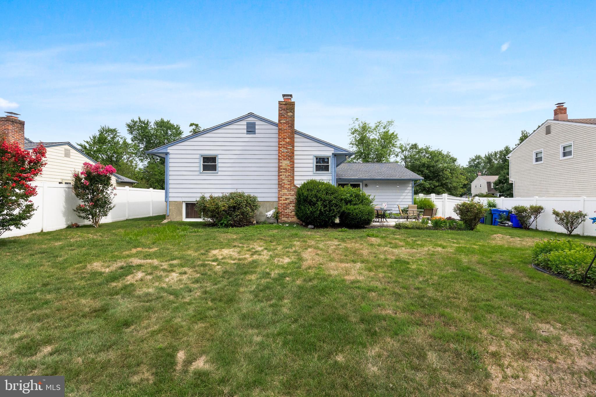 17 Elmgate Rd