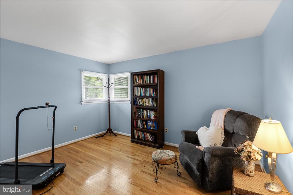 17 Elmgate Rd