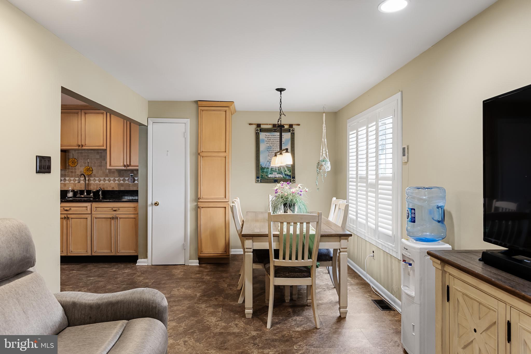 17 Elmgate Rd