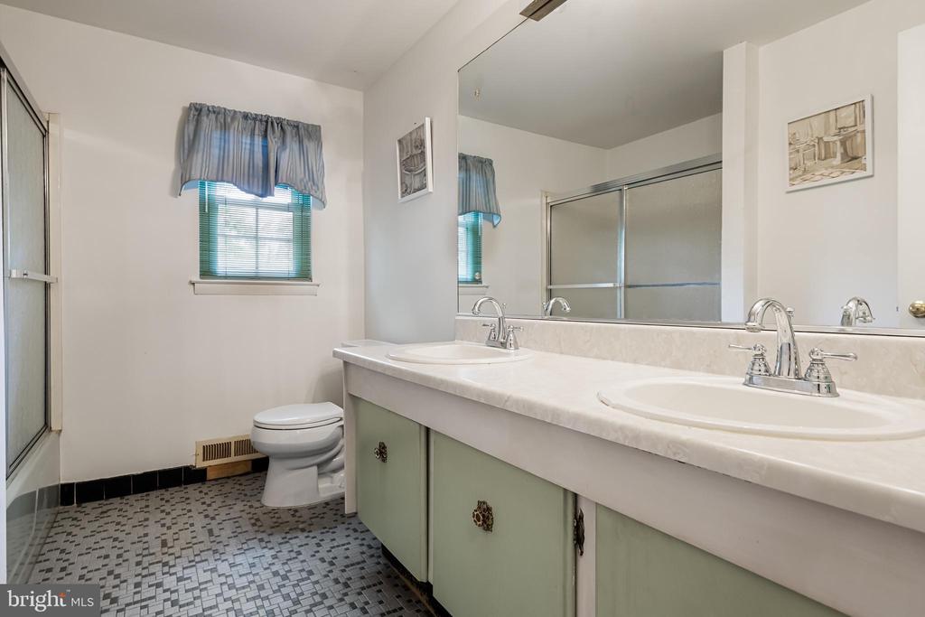 28 Elmgate Rd