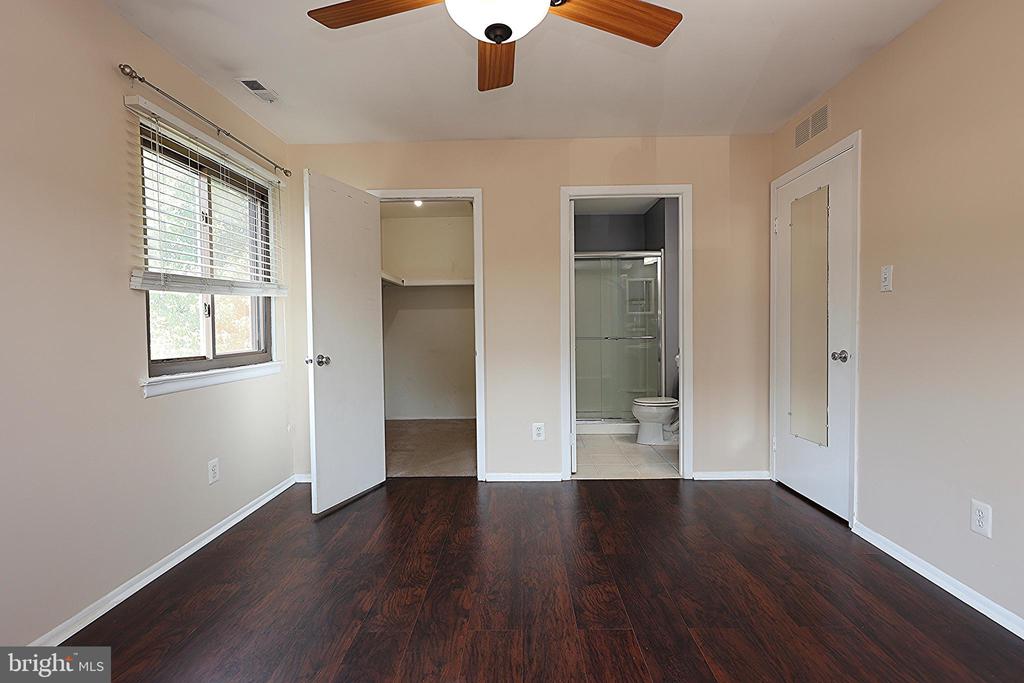 806 HARRIER ROW