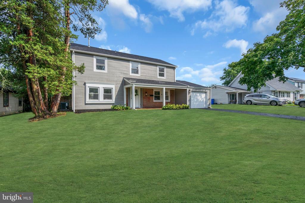 28 PRINCETON LANE