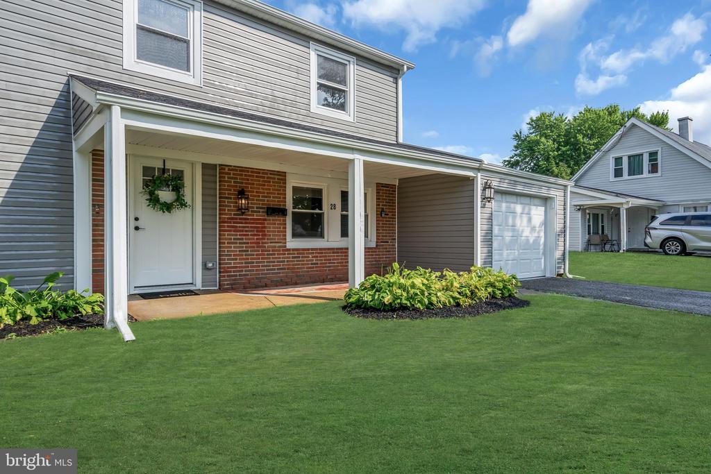 28 PRINCETON LANE