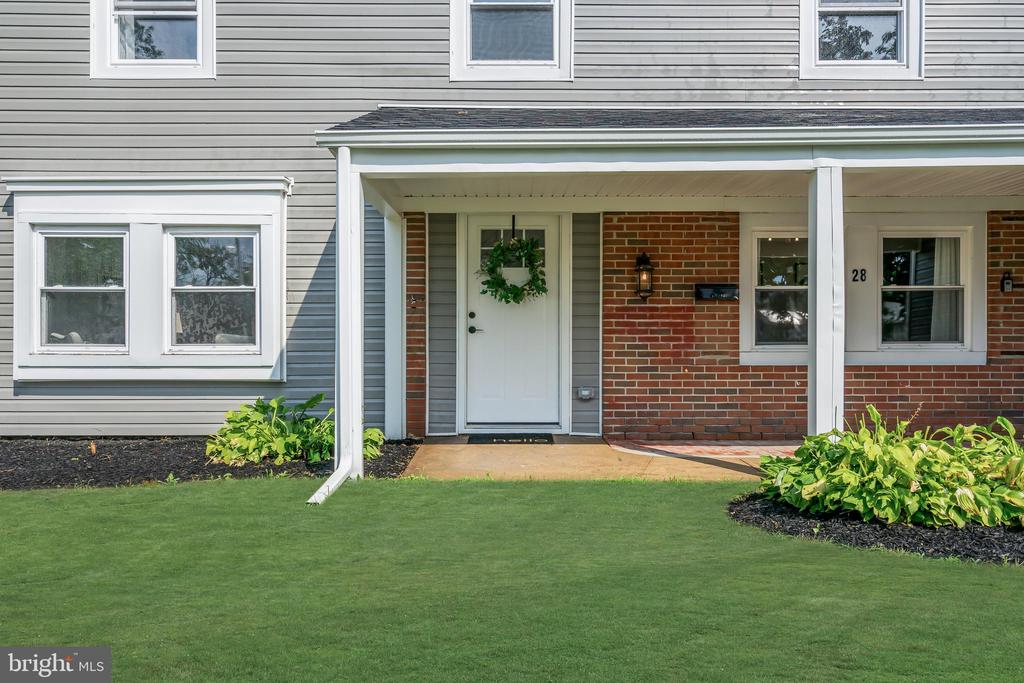 28 PRINCETON LANE