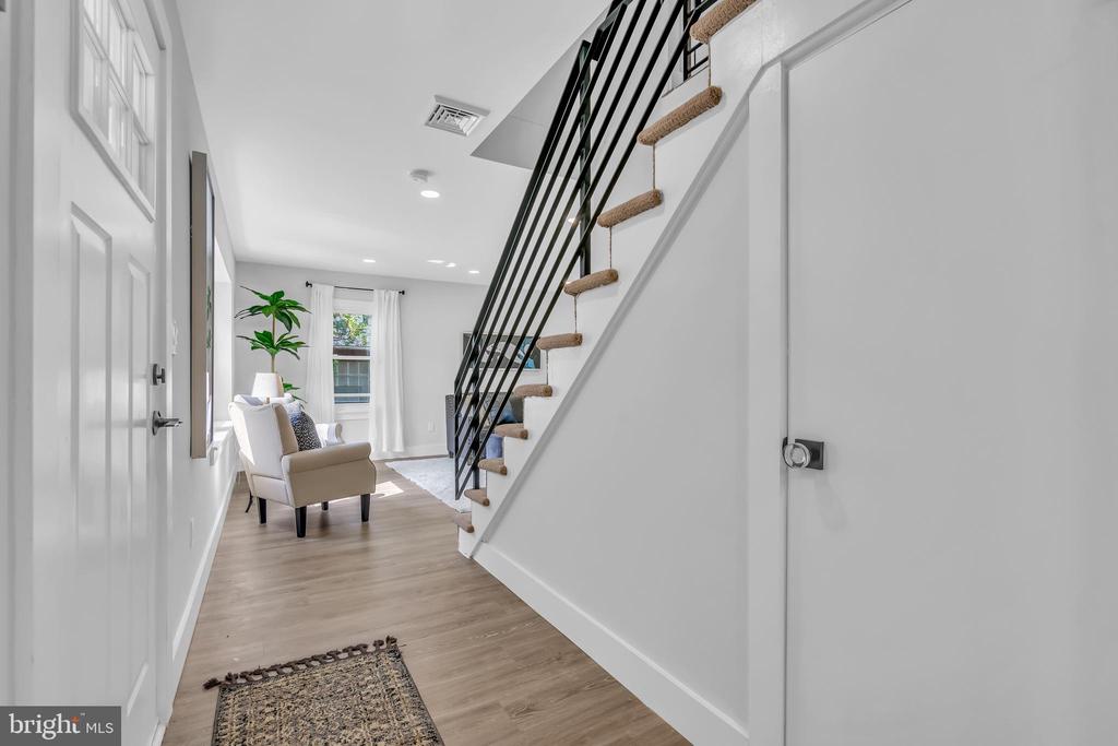 28 PRINCETON LANE