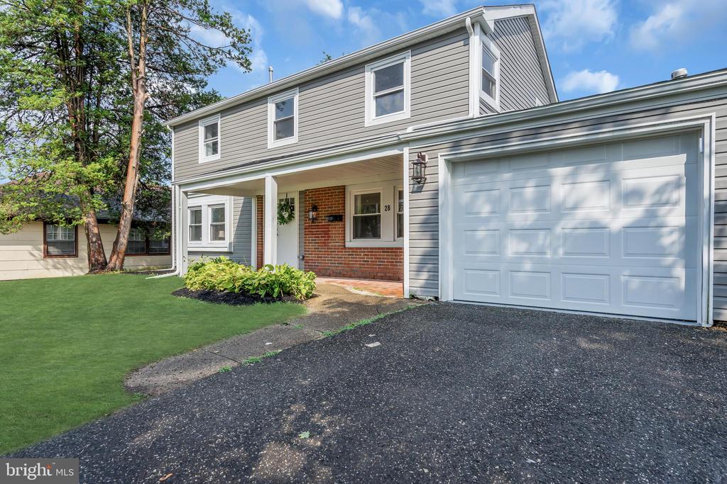 28 PRINCETON LANE