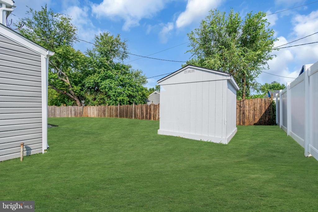 28 PRINCETON LANE
