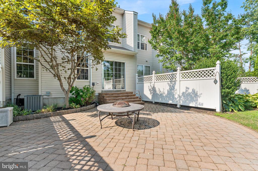 24 WINCHESTER COURT