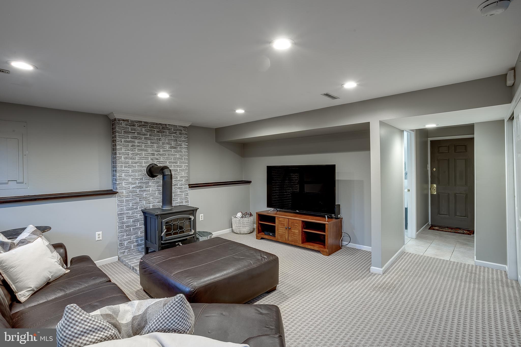 24 Kingsley Ave