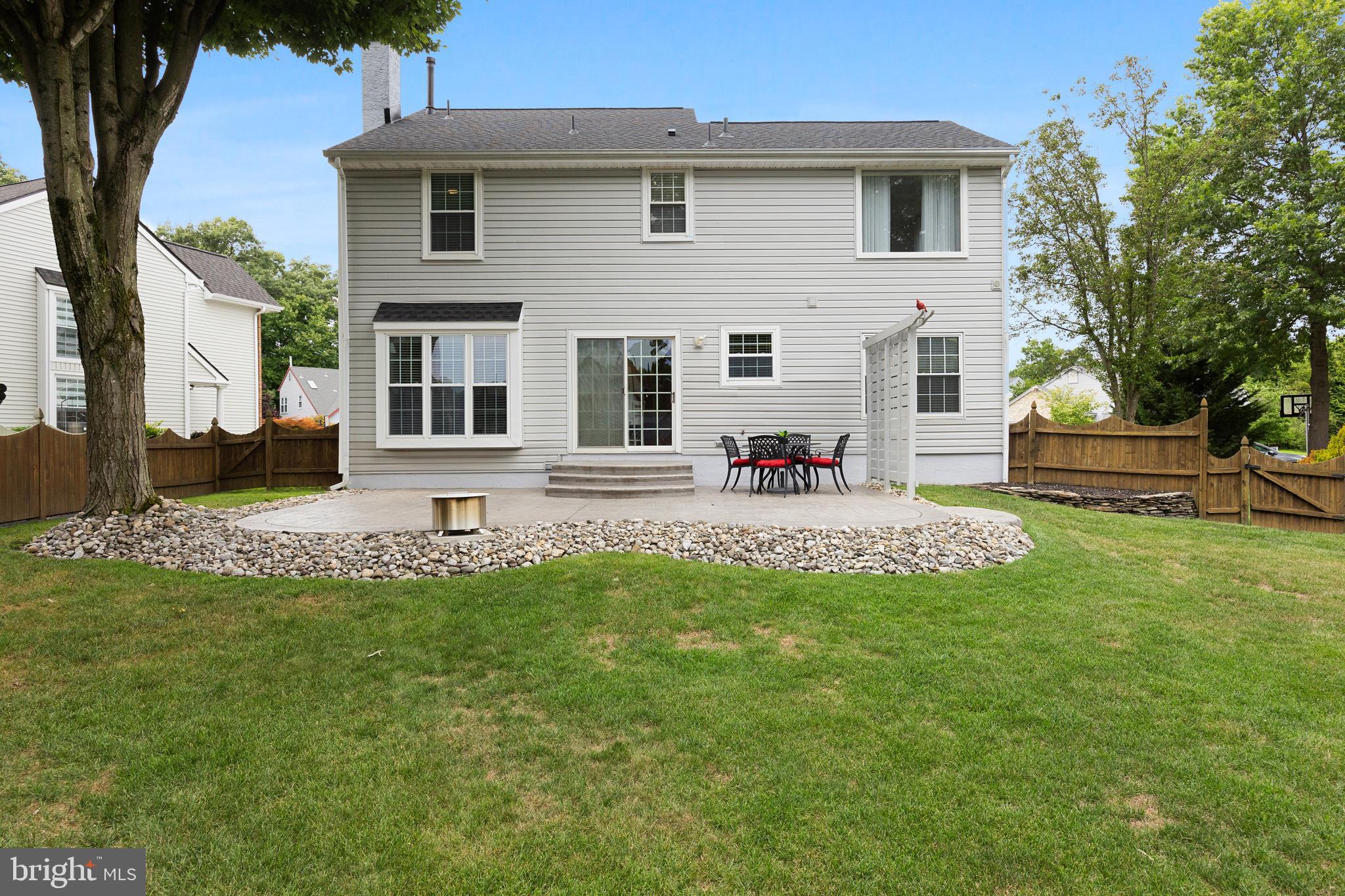 10 Hampton Ct