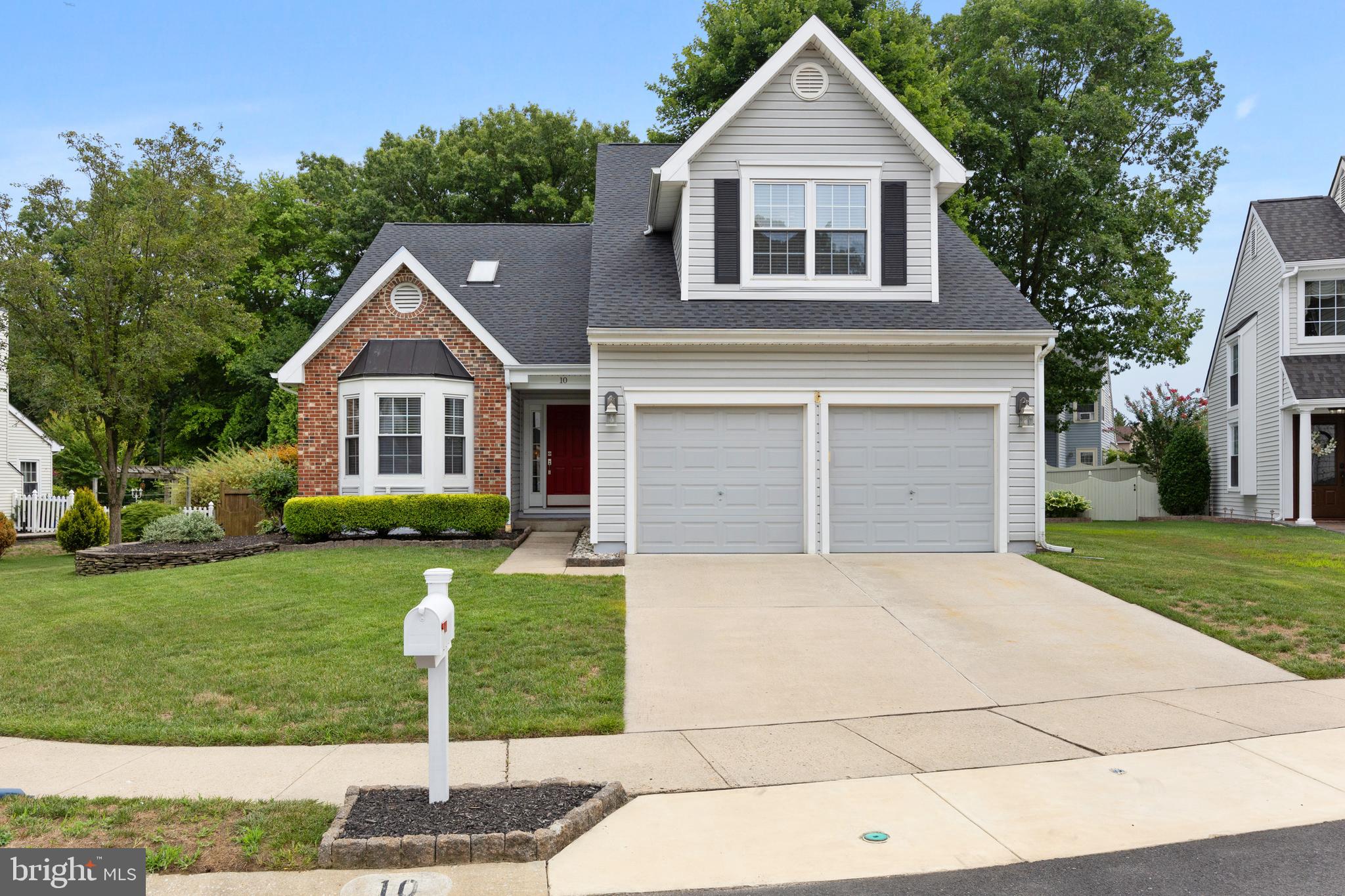 10 Hampton Ct
