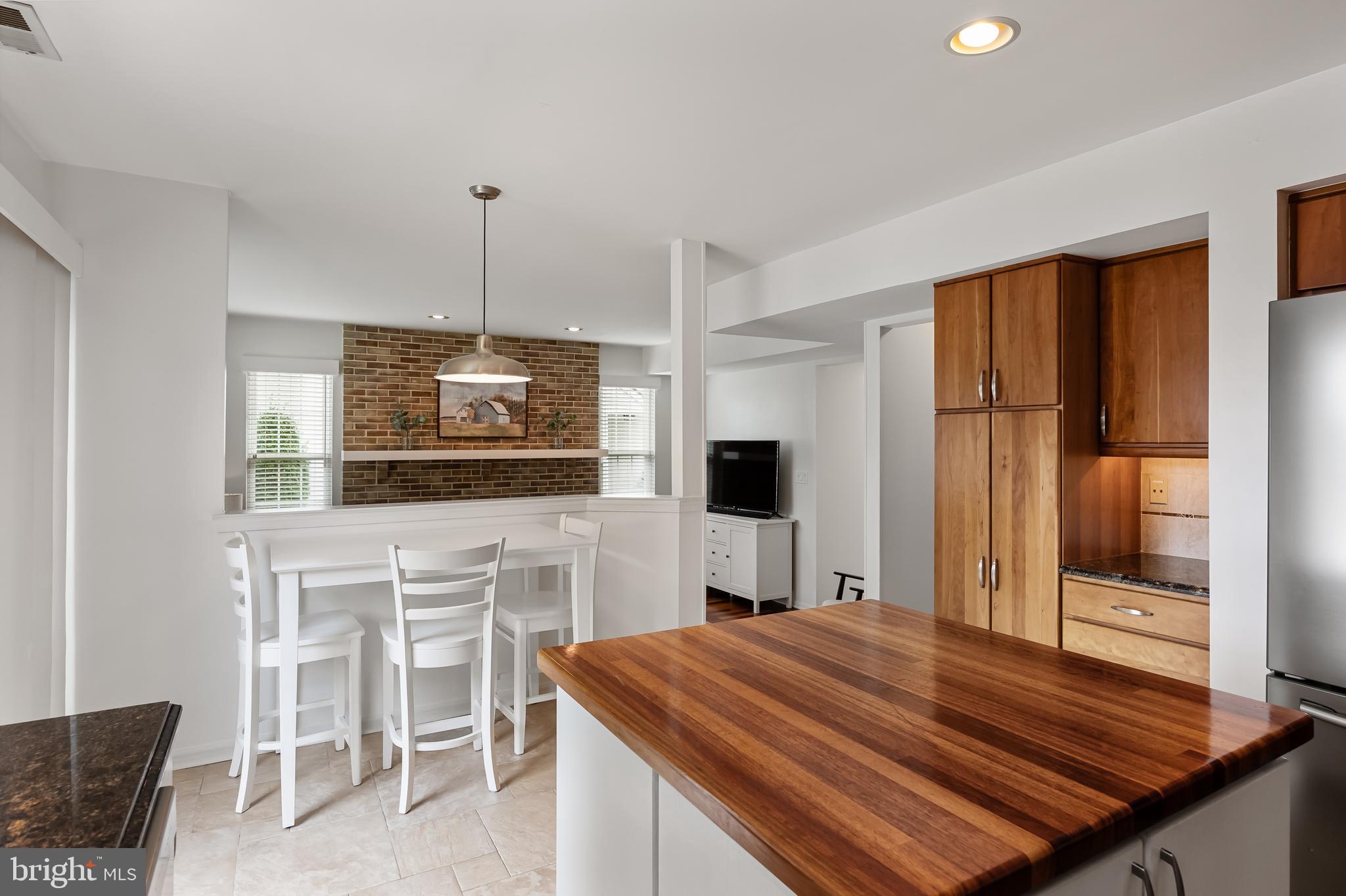 10 Hampton Ct