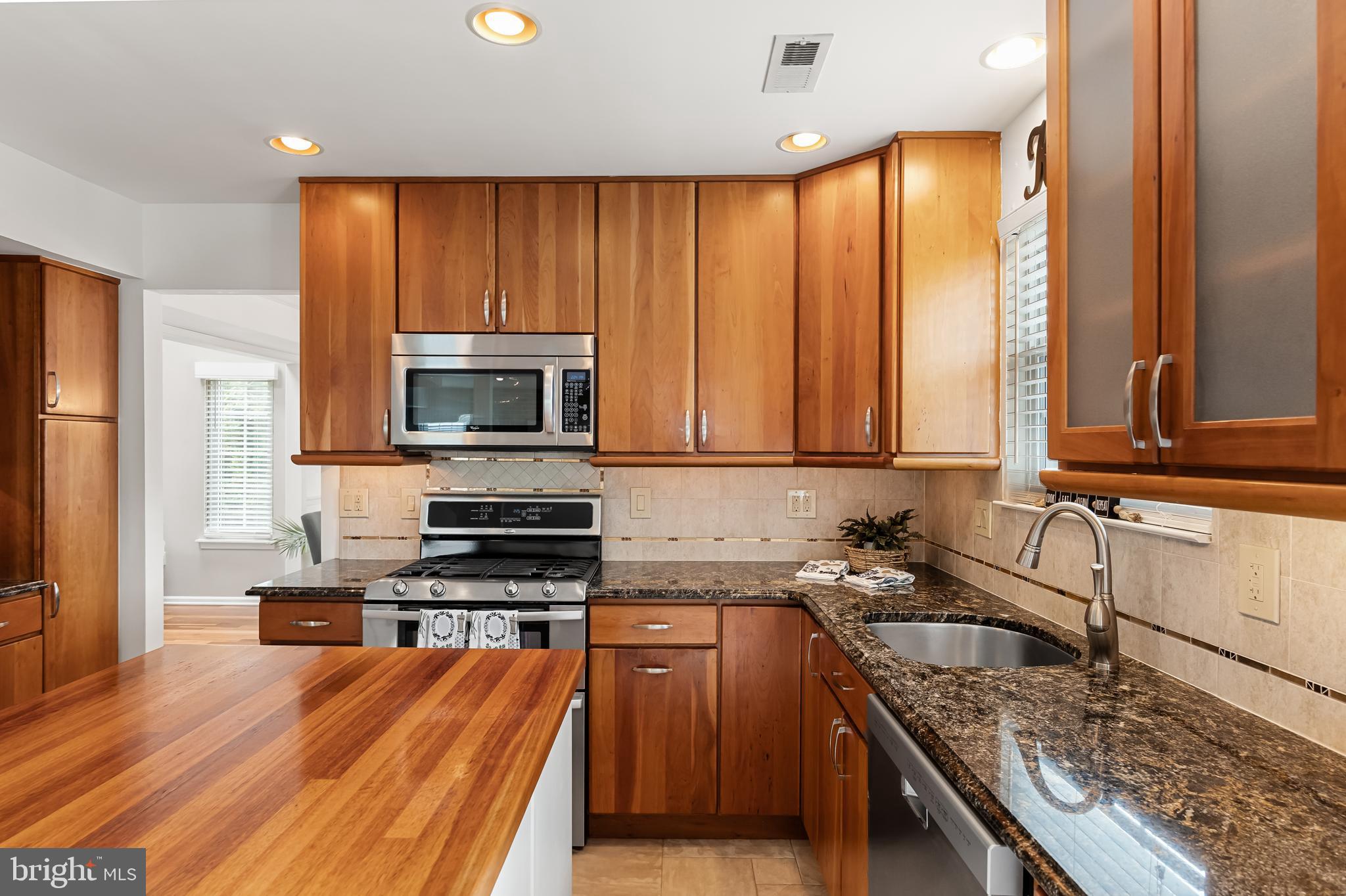 10 Hampton Ct