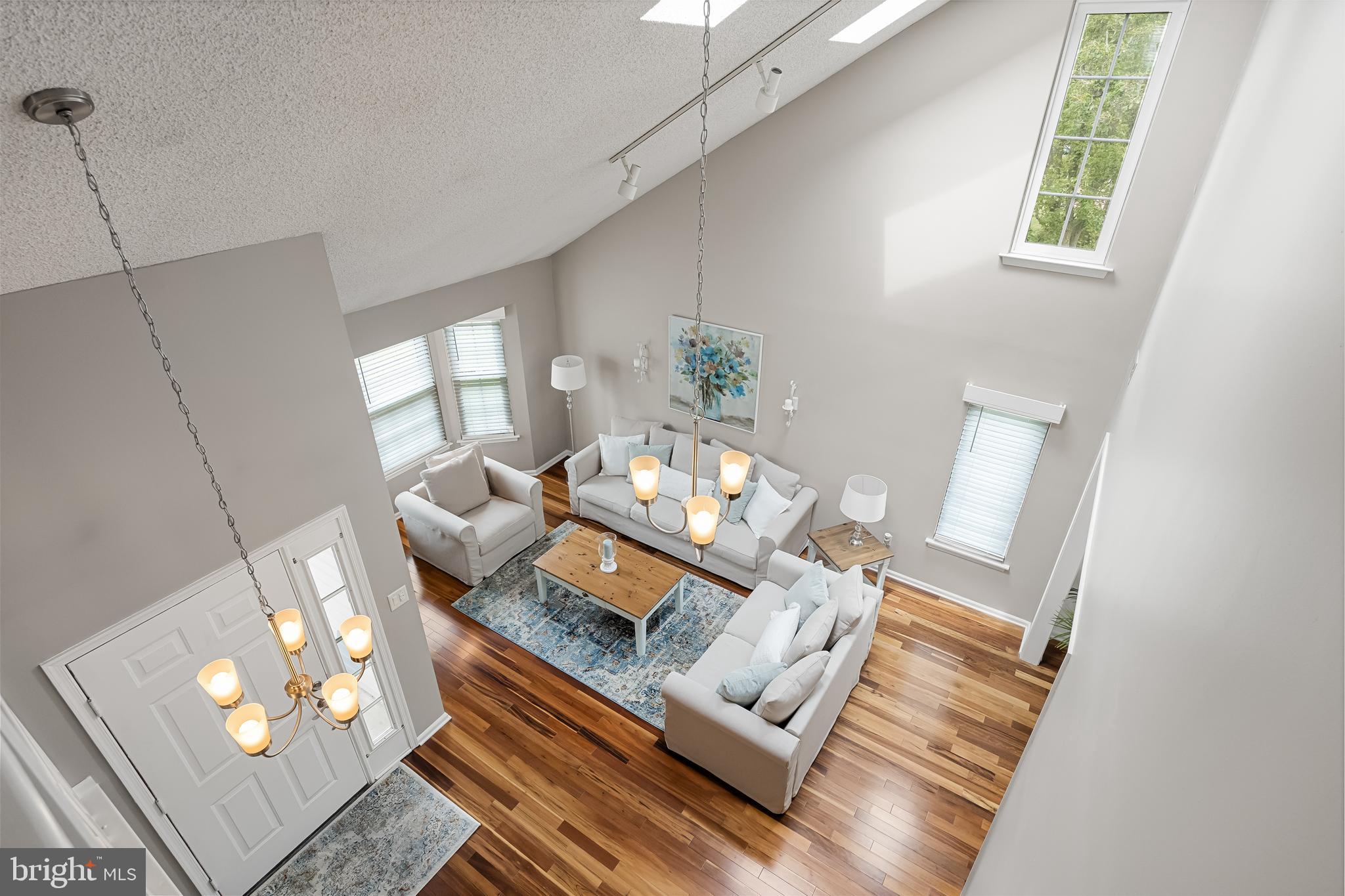 10 Hampton Ct
