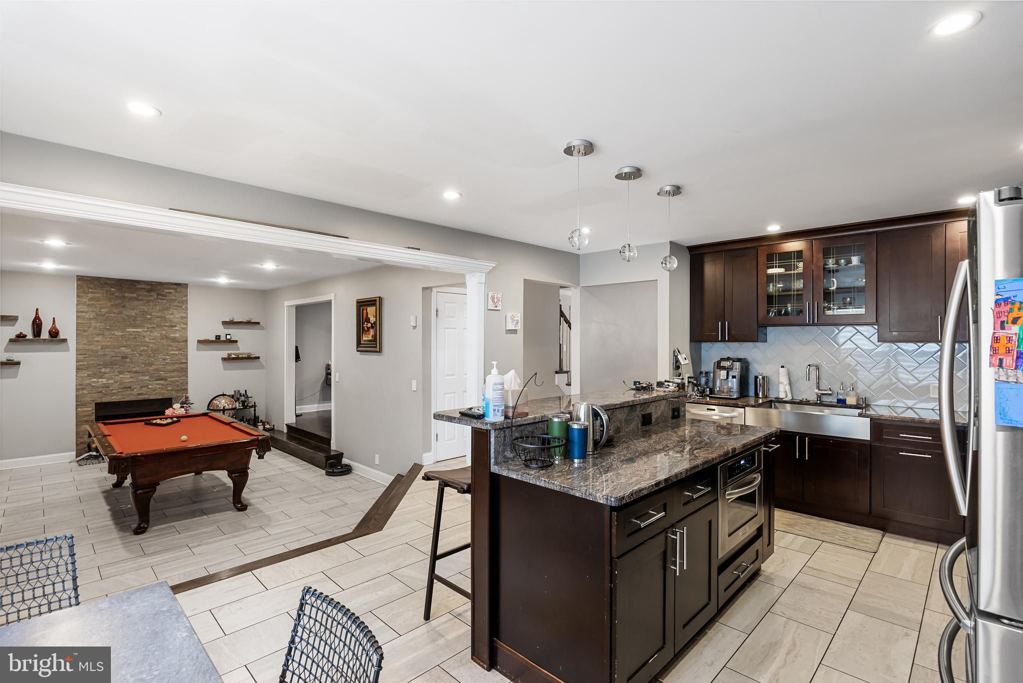 25 Coventry Circle W