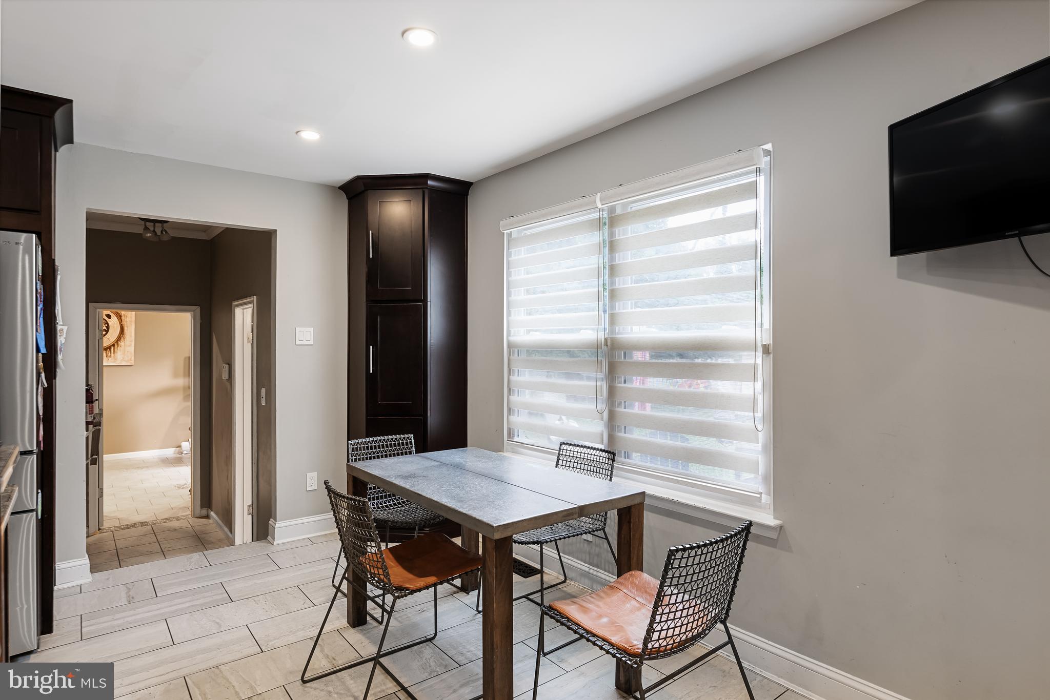 25 Coventry Circle W
