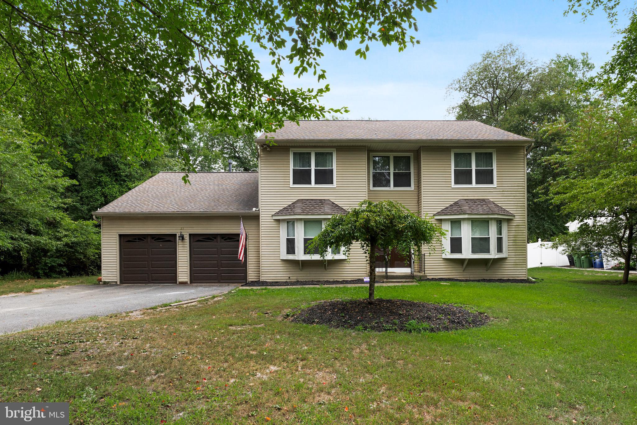 25 Coventry Circle W