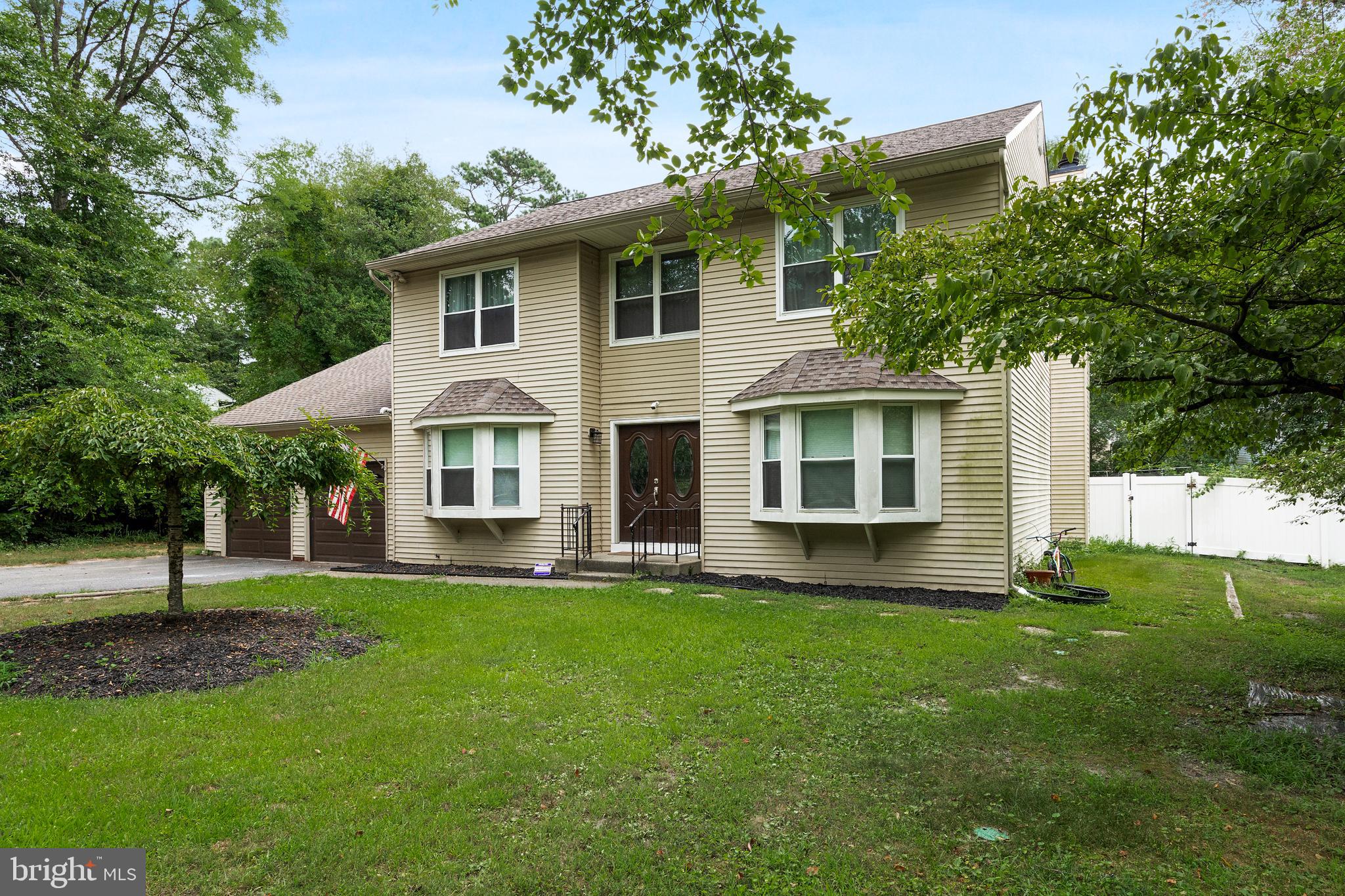 25 Coventry Circle W