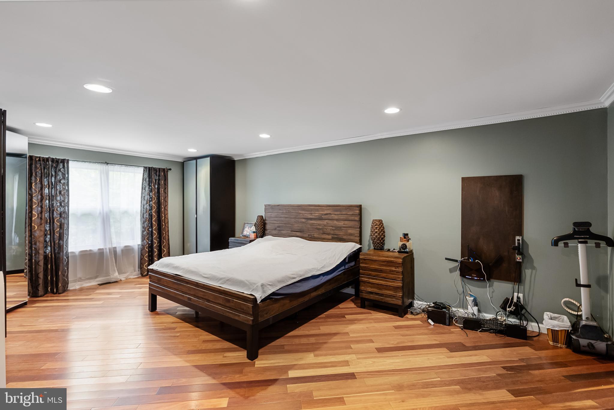 25 Coventry Circle W