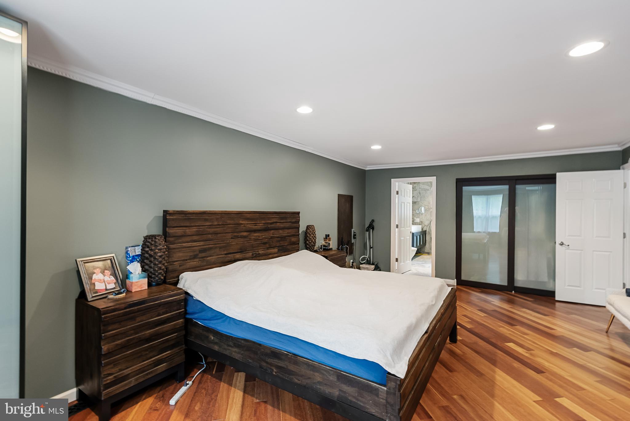 25 Coventry Circle W