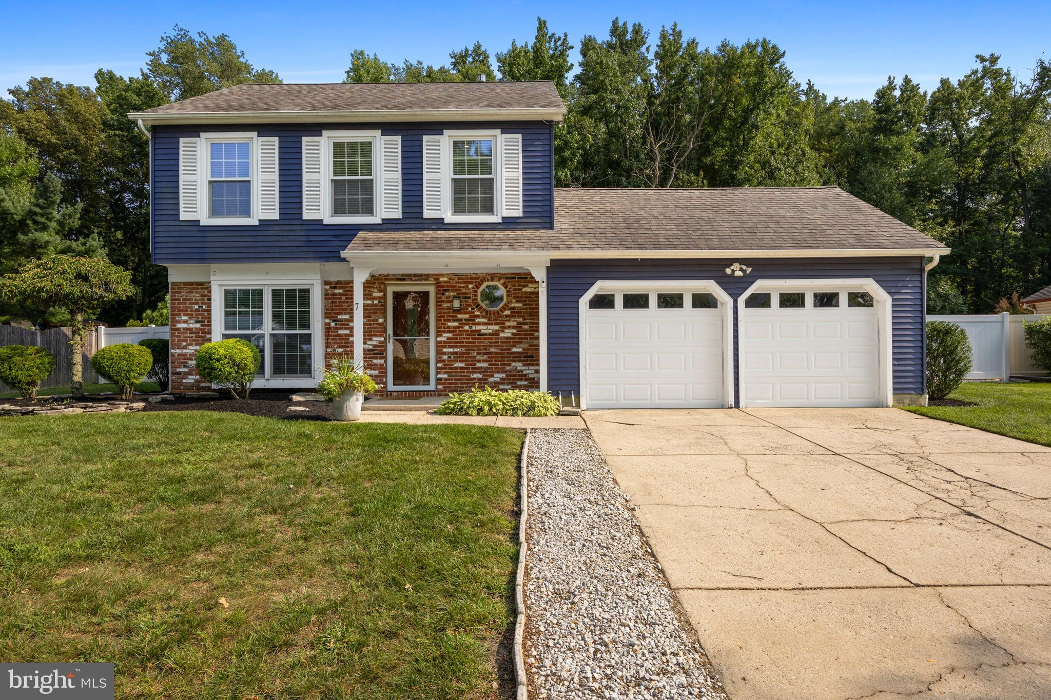 7 Carlton Ave