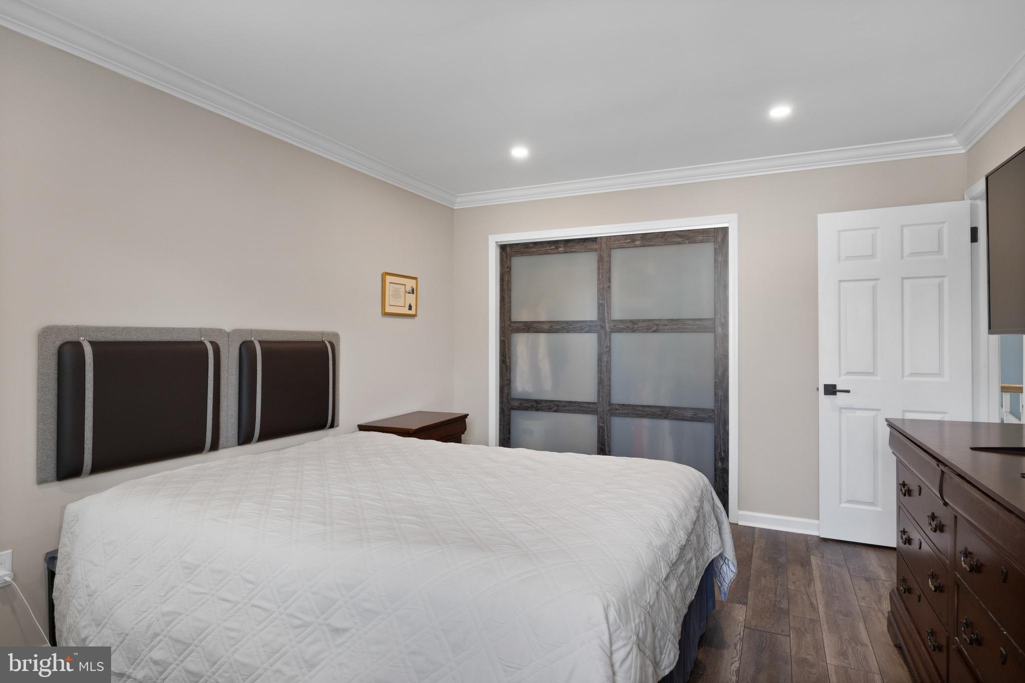 7 Carlton Ave