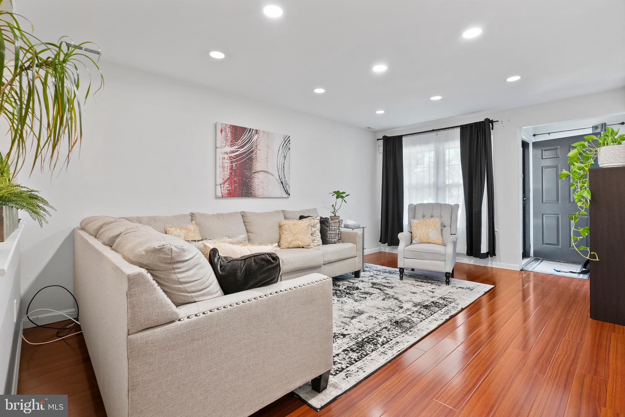 51 Knighton la