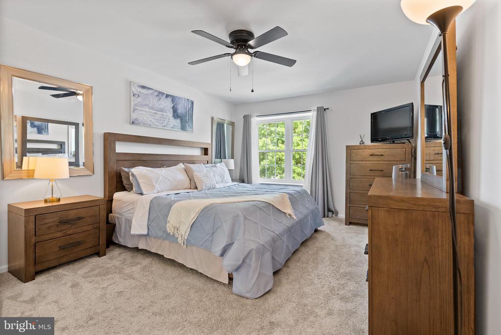 51 Knighton la