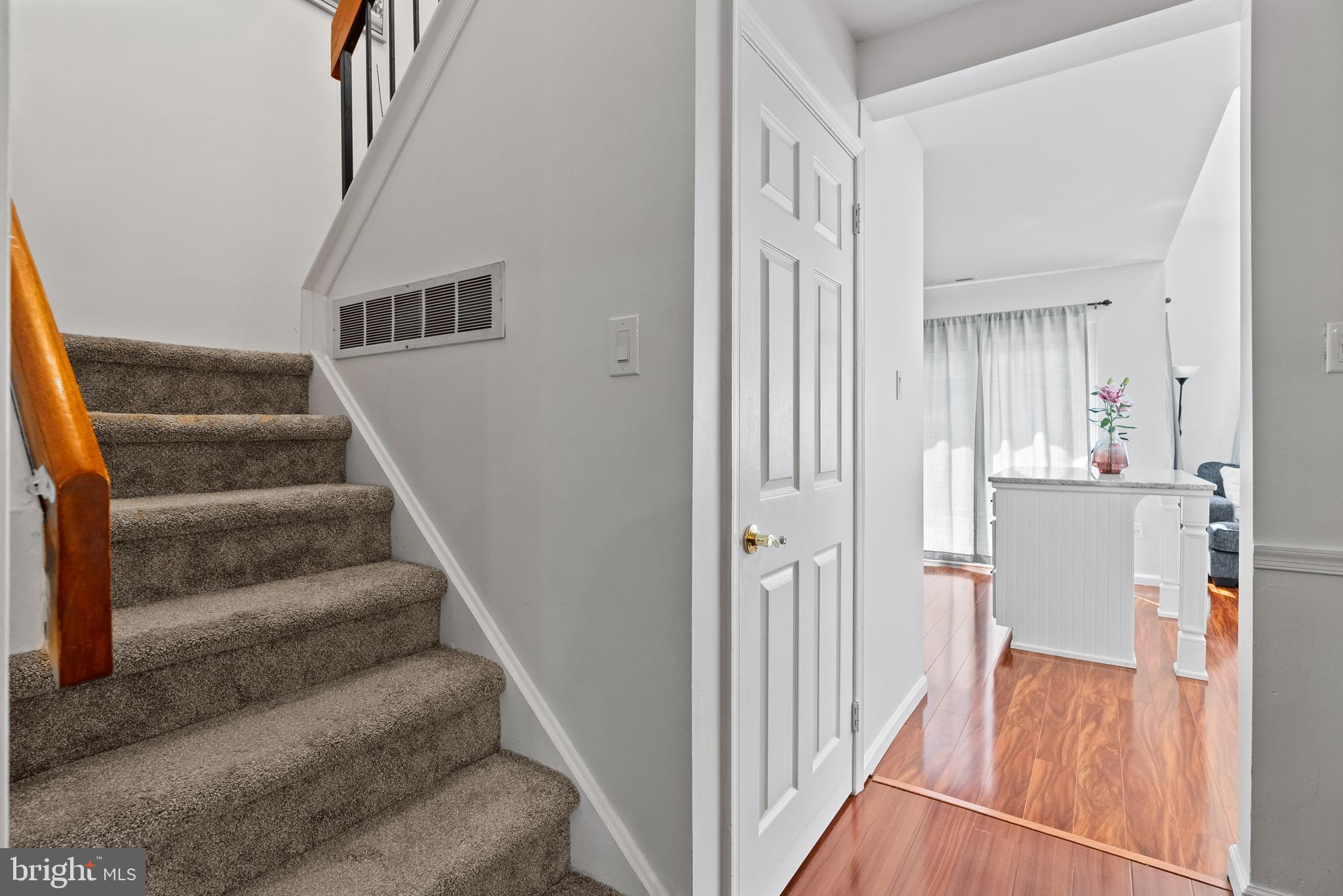 51 Knighton la