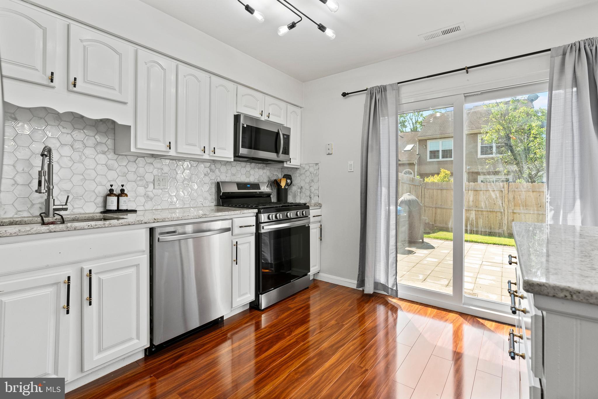 51 Knighton la