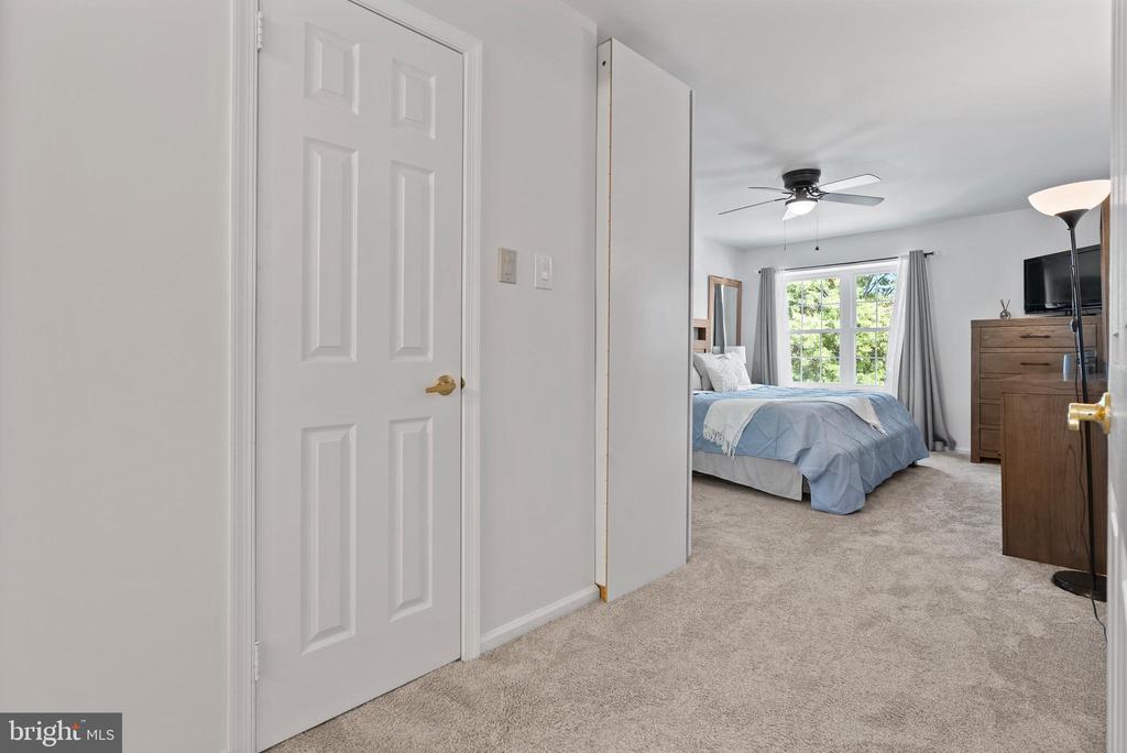 51 Knighton la