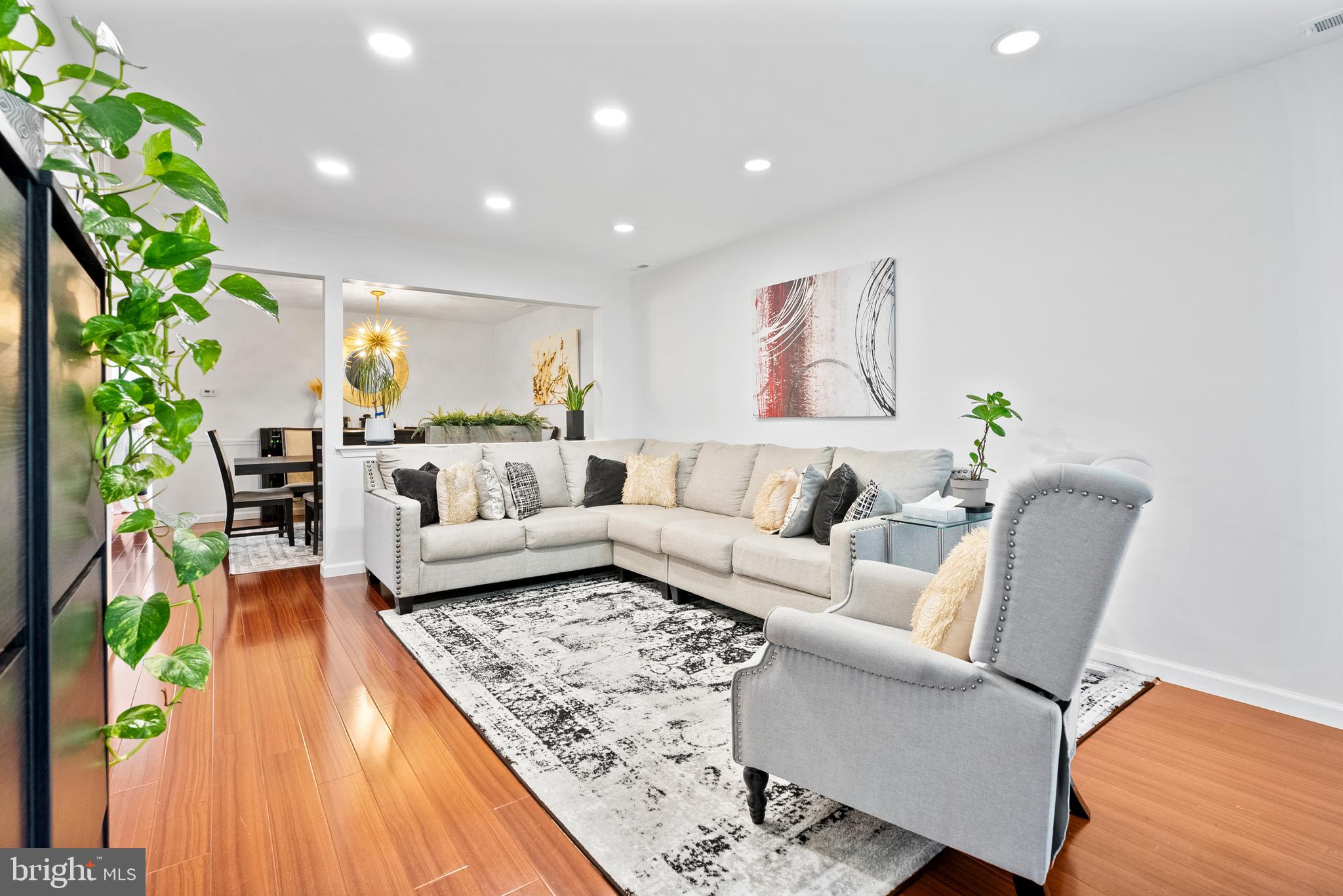 51 Knighton la