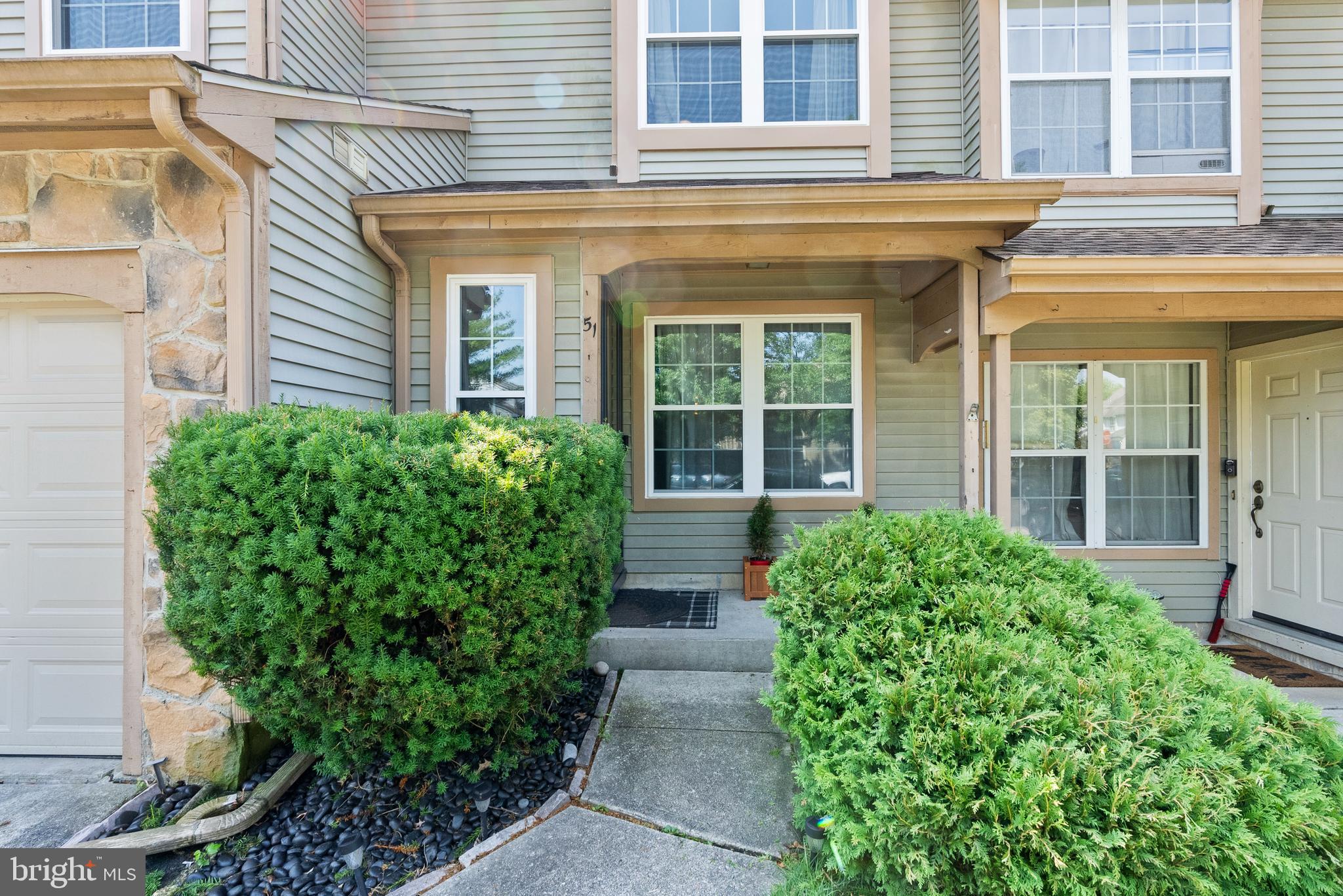 51 Knighton la