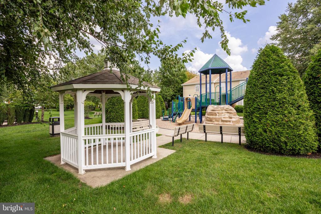 204 HELEN DRIVE