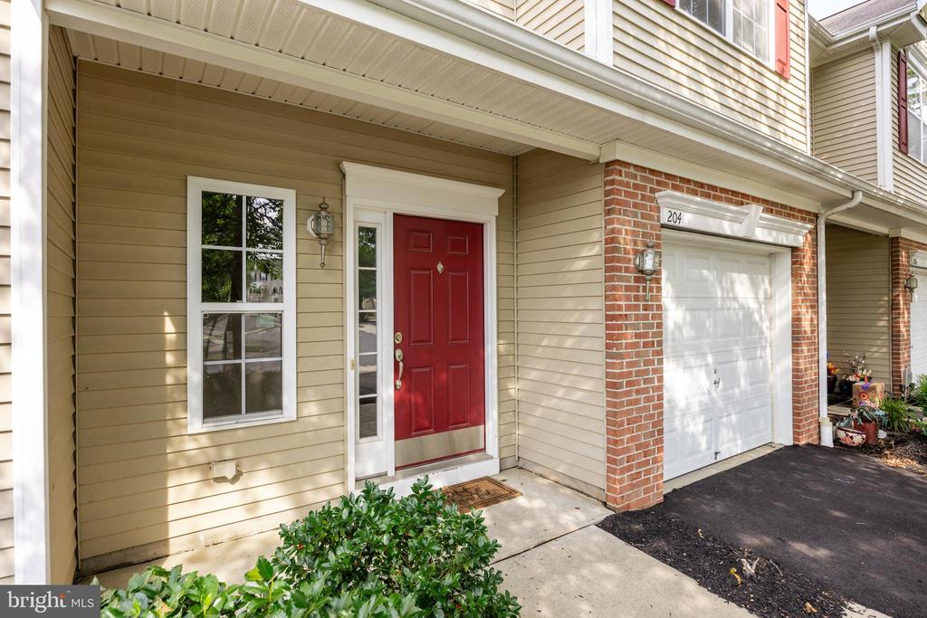 204 HELEN DRIVE