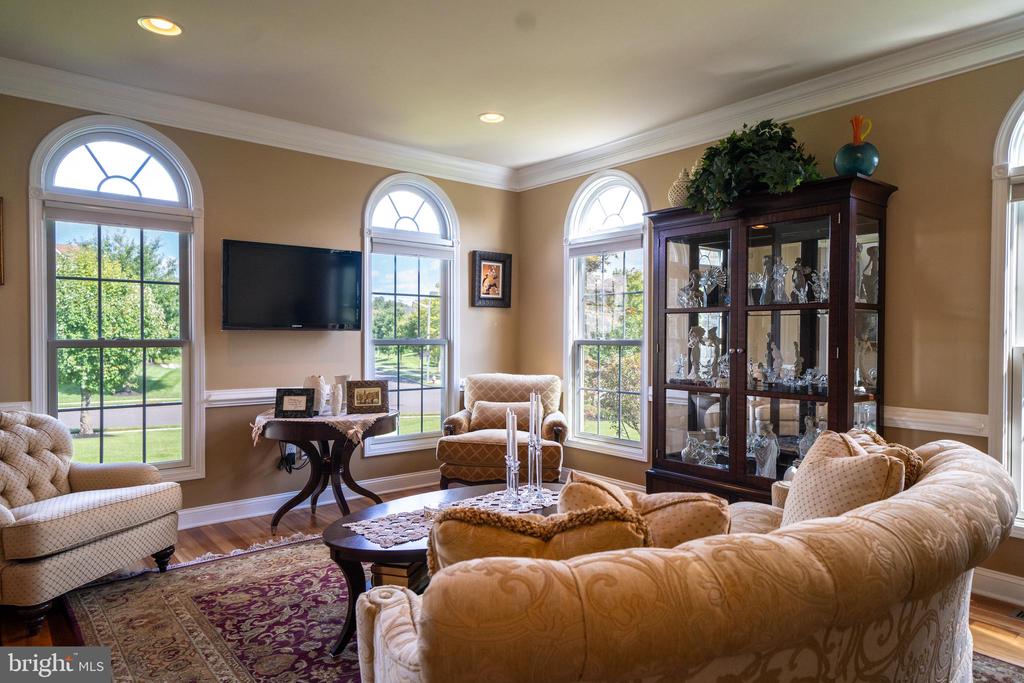 5 FOXTAIL COURT