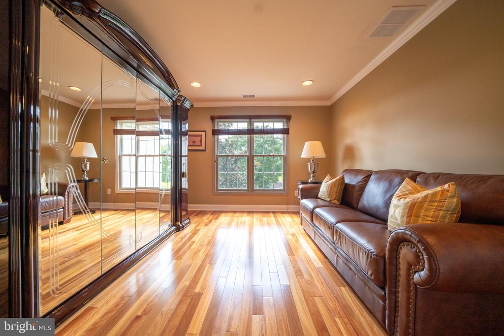5 FOXTAIL COURT