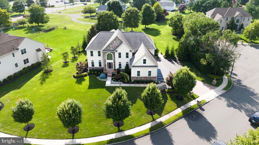 5 FOXTAIL COURT