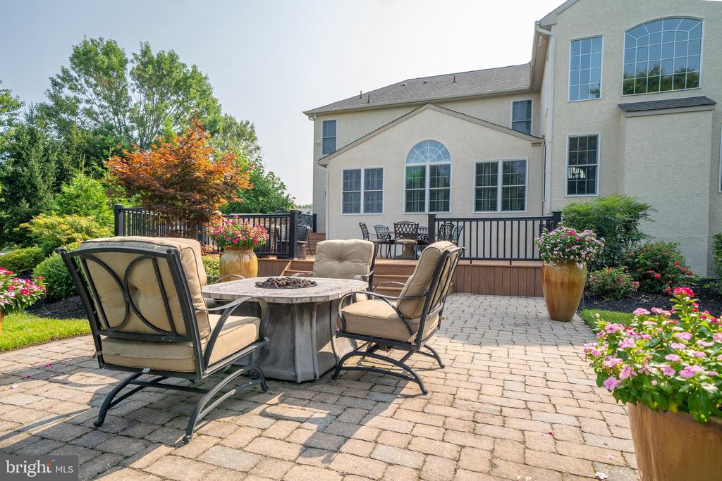 5 FOXTAIL COURT