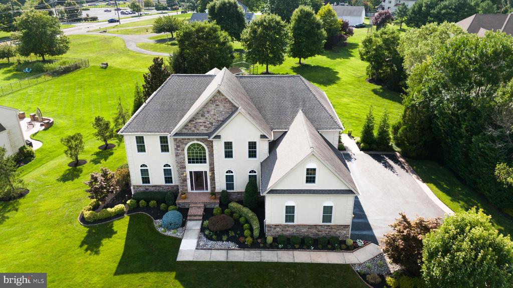 5 FOXTAIL COURT