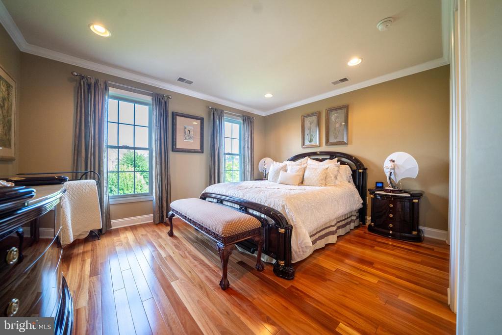 5 FOXTAIL COURT