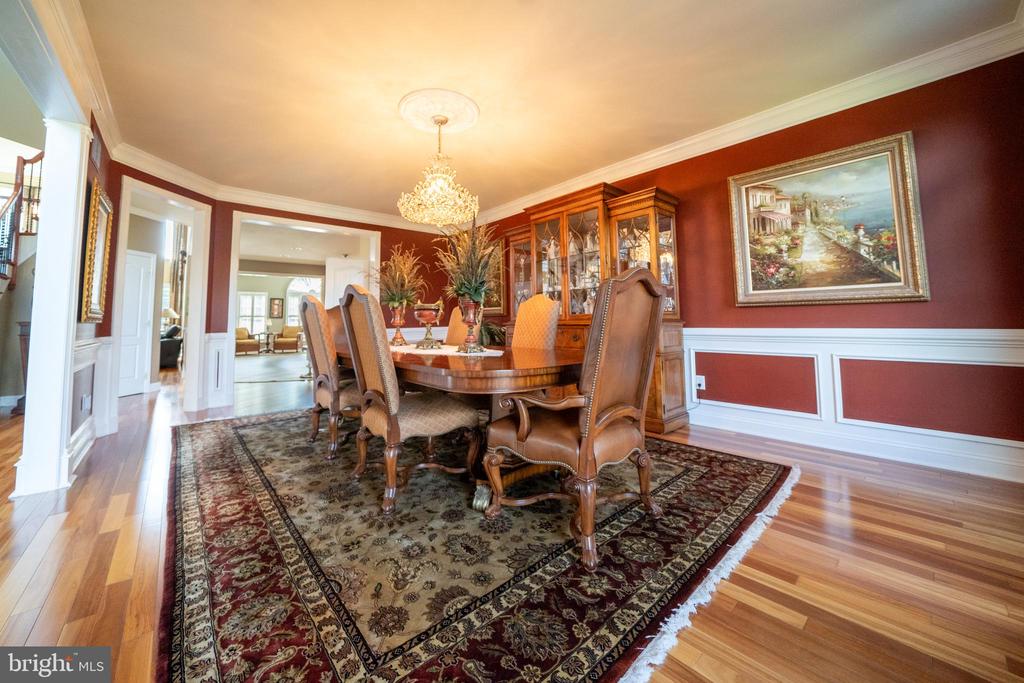 5 FOXTAIL COURT