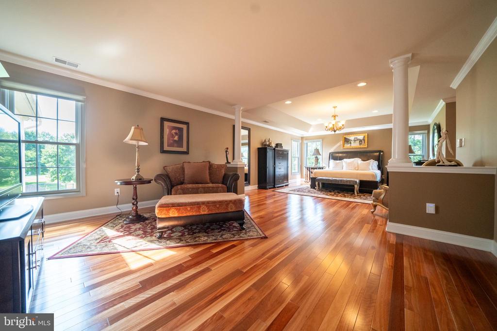 5 FOXTAIL COURT