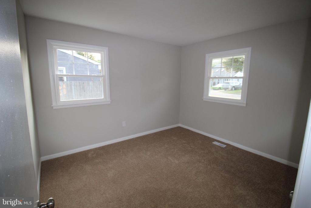 407 HICKORY LA
