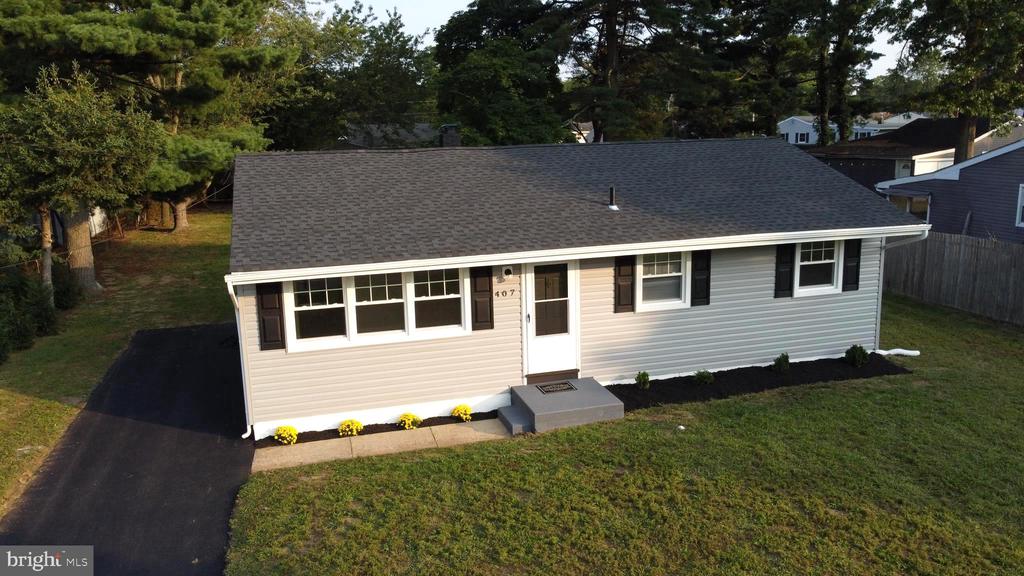 407 HICKORY LA