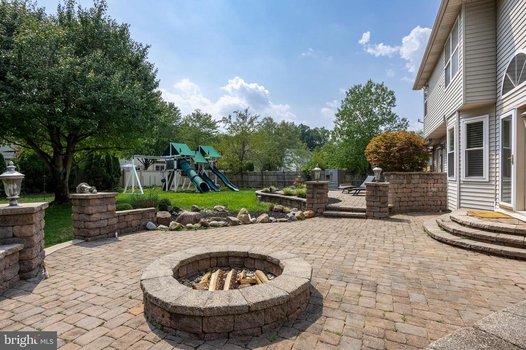 75 Michaelson Dr