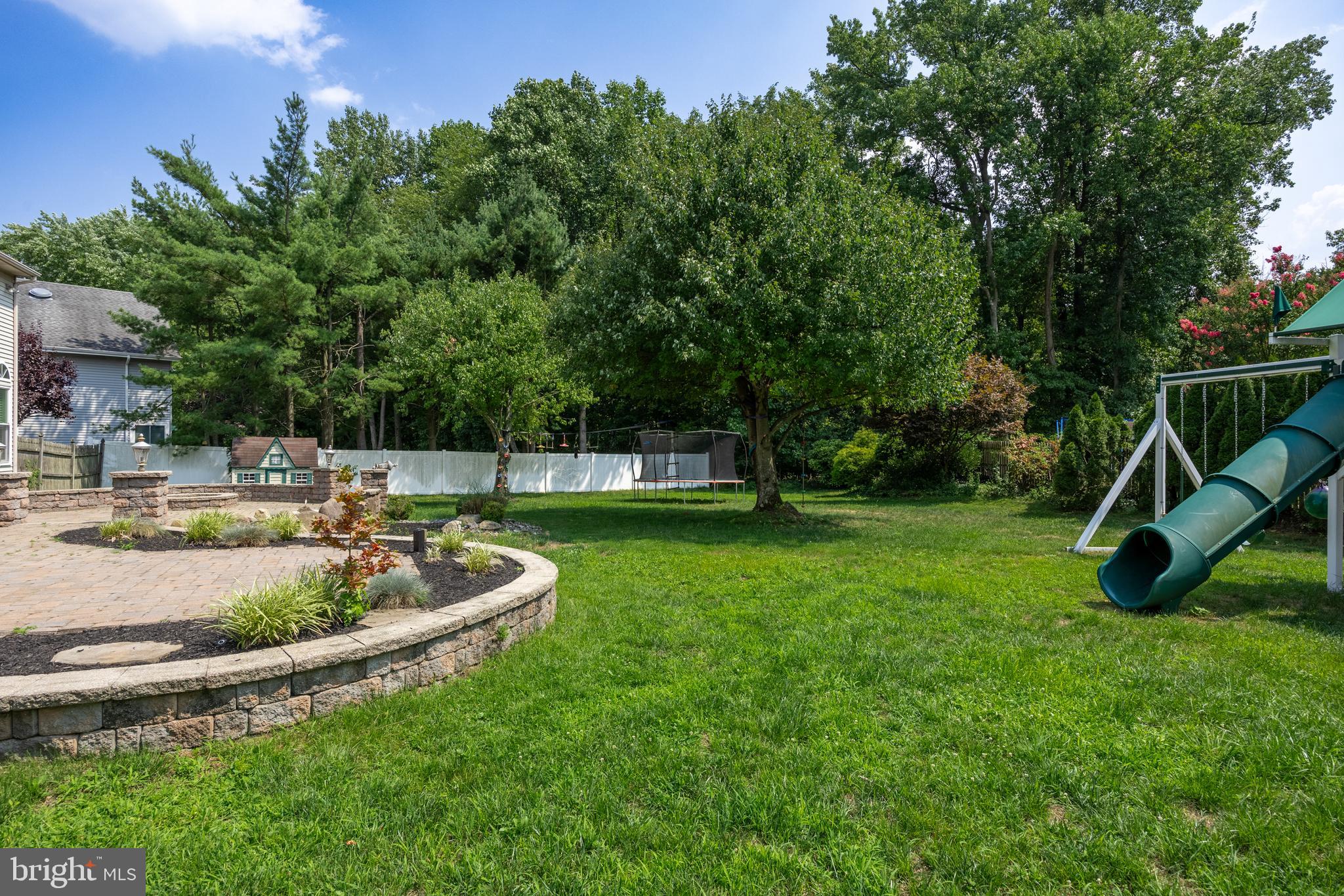75 Michaelson Dr