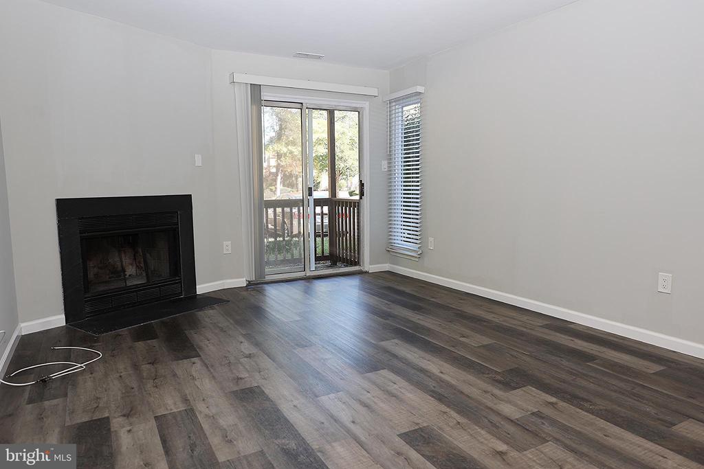 146 WOODLAKE DR